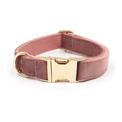 Velvet Halsband met Gegraveerde Gesp