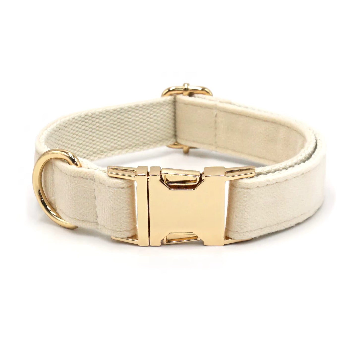 Velvet Halsband met Gegraveerde Gesp