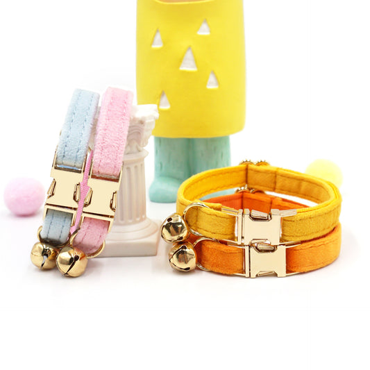 Fluwelen halsband met kleine bel - Gepersonaliseerde gravering